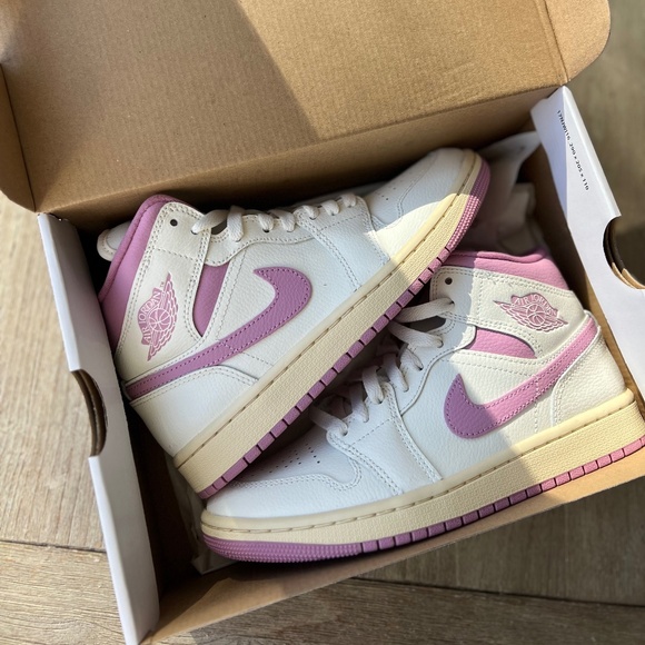 Nike Air Jordan sneaker - Picture 1 of 5